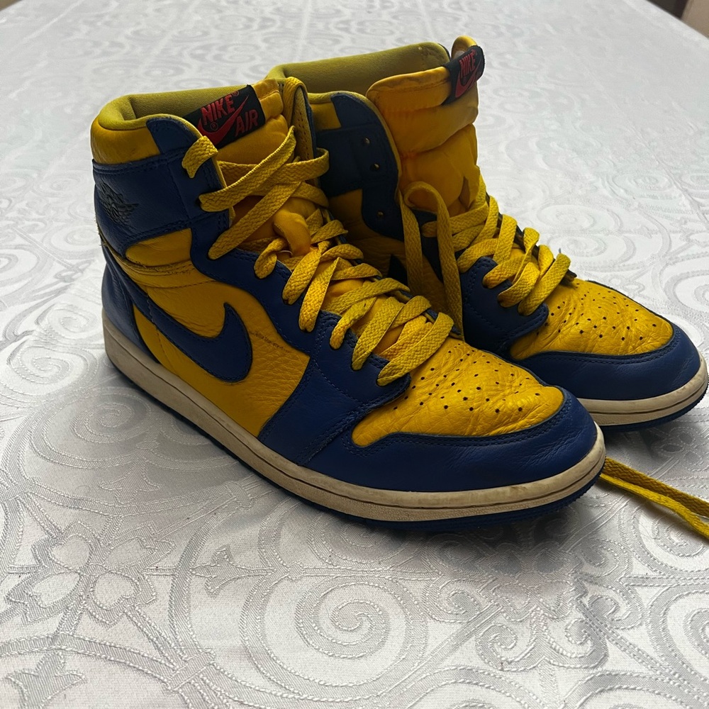 Nike Air Jordan 1 High OG “Laney” Yellow/Blue – Retro Sneakers